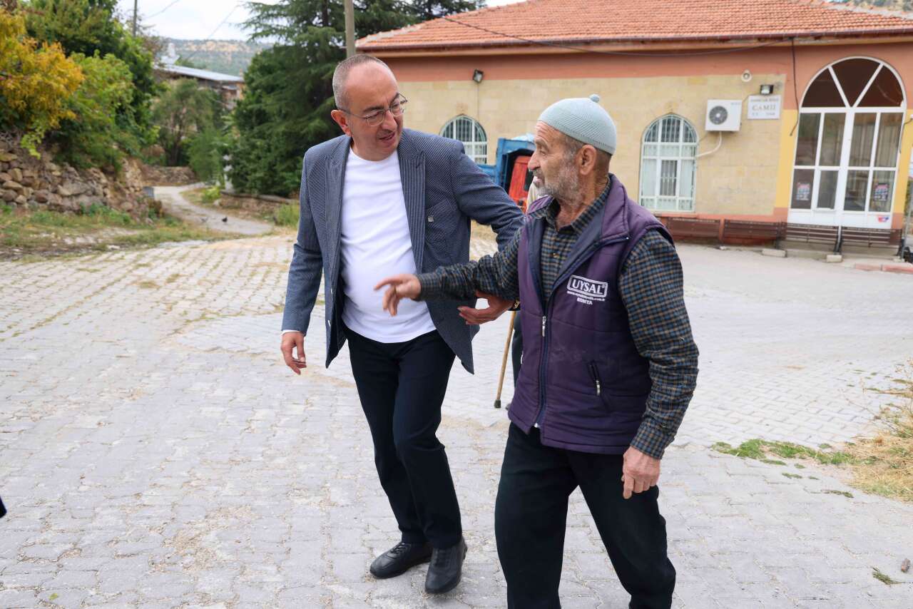 Konya’da Başkan Kavuş sahaya indi! 6 mahallede vatandaşları dinledi 7